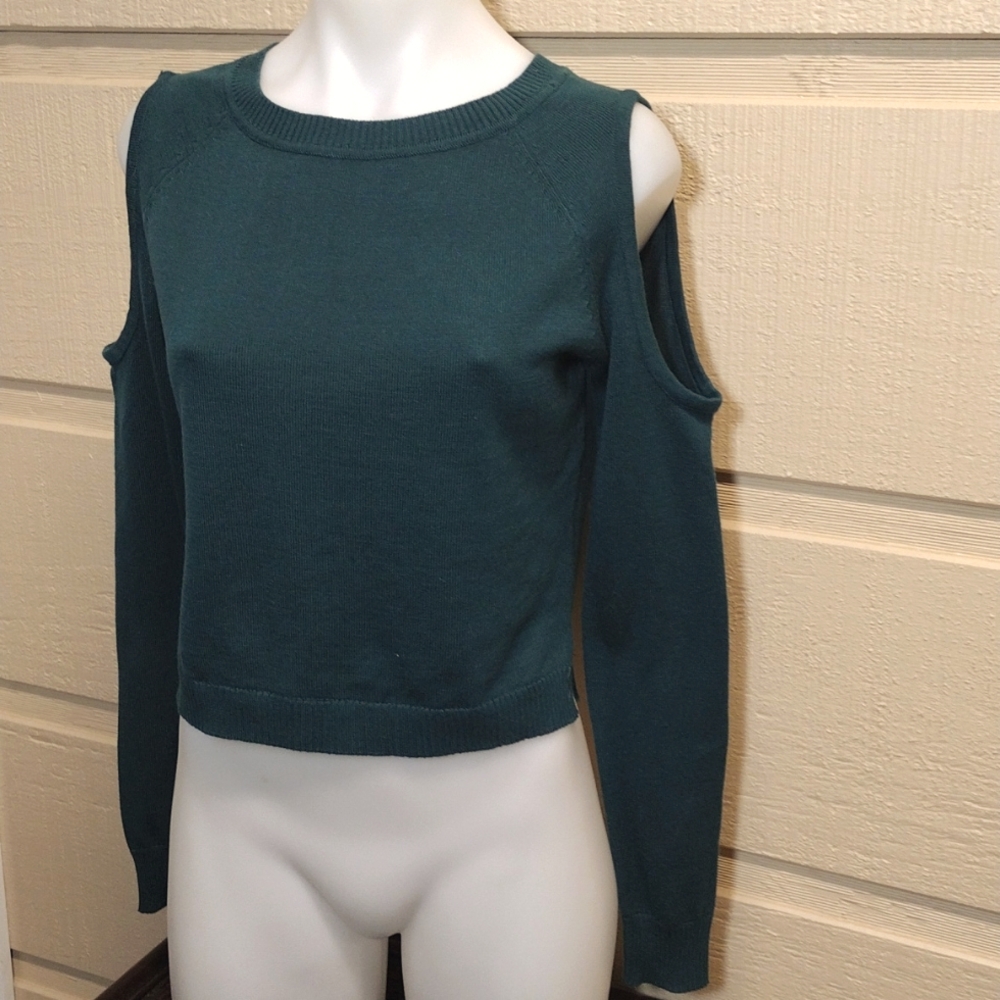 Material Girl cropped cold shoulder sweater S